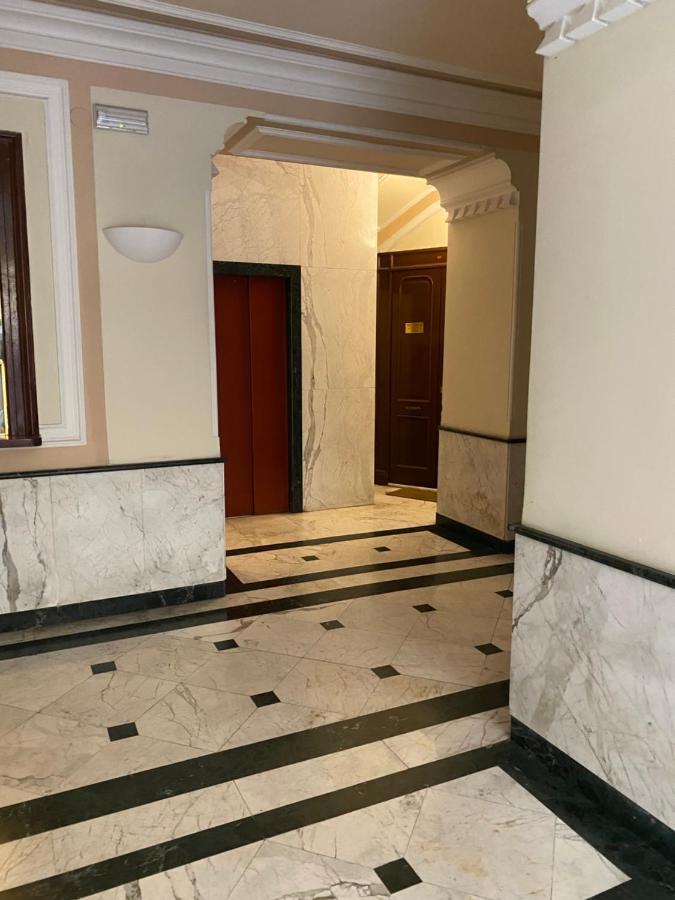 “La Pinta” Elegante Appartamento Al Vomero Naples Exterior photo